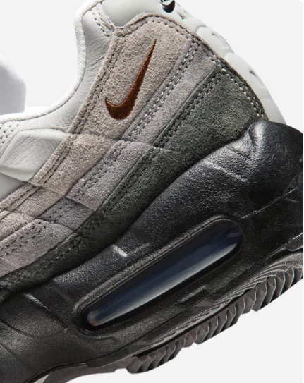Nike SB - Air Max 95 Shoes | Black Cacao Wow - Image 8