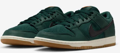 Nike SB - Dunk Low Pro Shoes | Deep Fir Black - Image 3